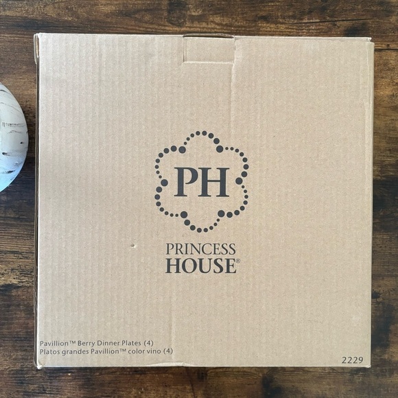 Princess House Set of 4 Pavillion Berry Red 11” Dinner Plates #2229 - Picture 6 of 6